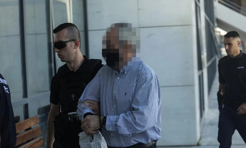 Υπόθεση ψευτογιατρού: Ξέσπασε η μητέρα του θύματος–«Αντί να ζητήσει συγγνώμη, λέει να τον συγχωρήσουμε εμείς»